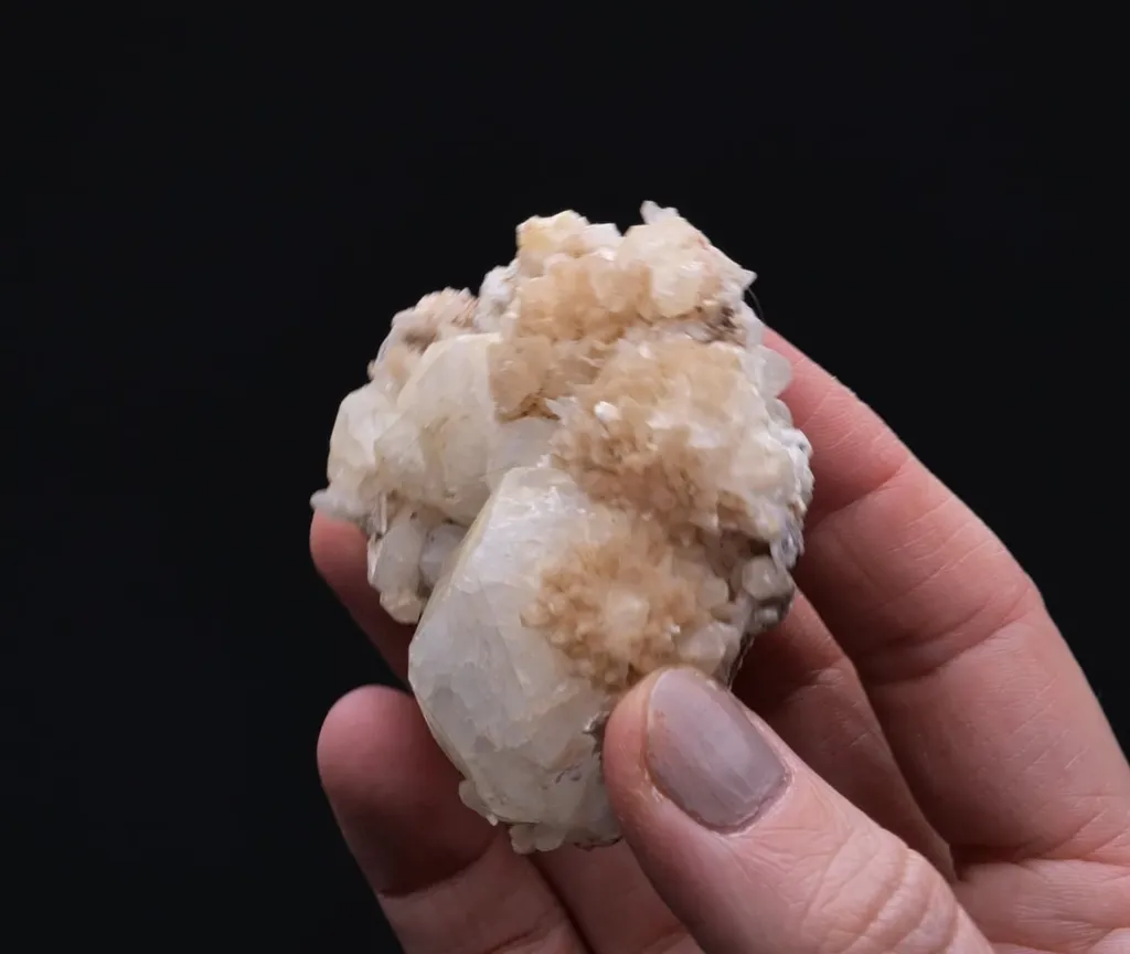 Analcime with Stilbite-Ca and Natrolite - image 2