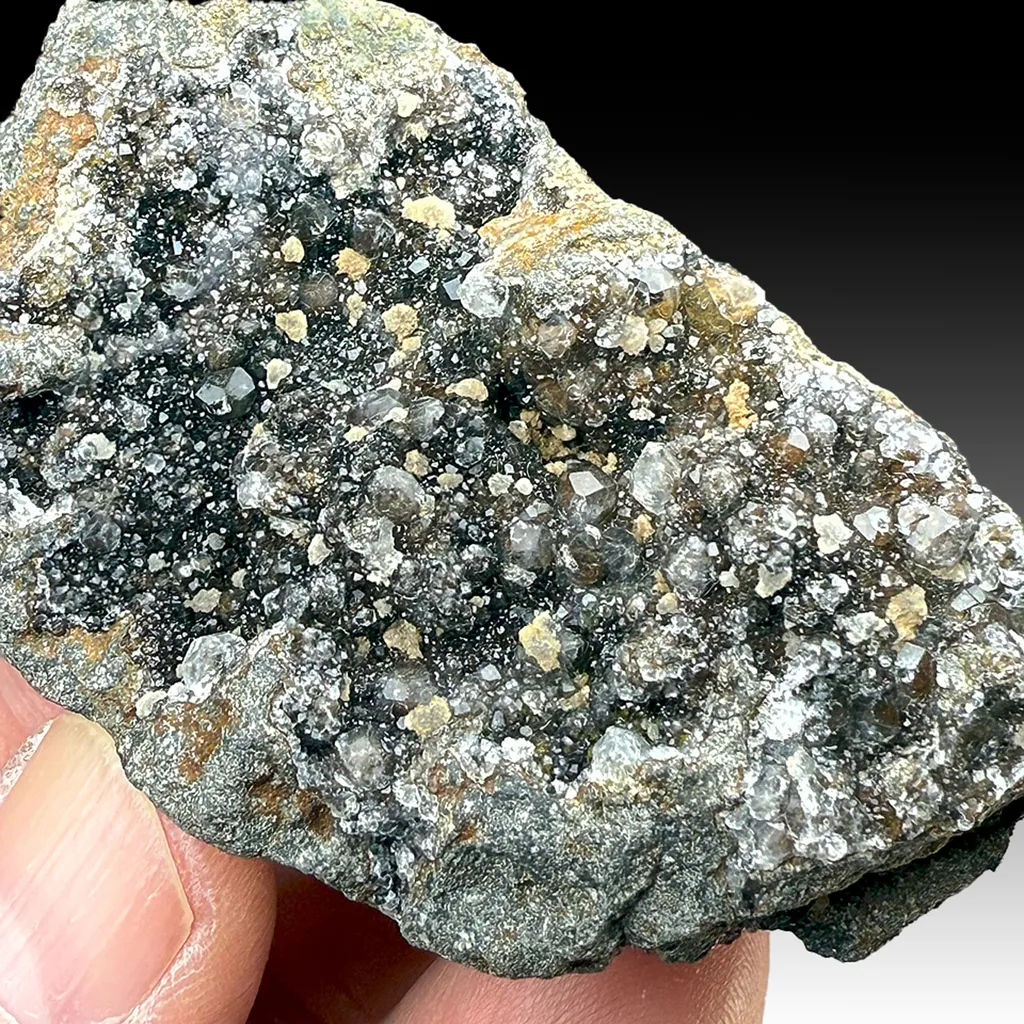 Analcime with Thomsonite image