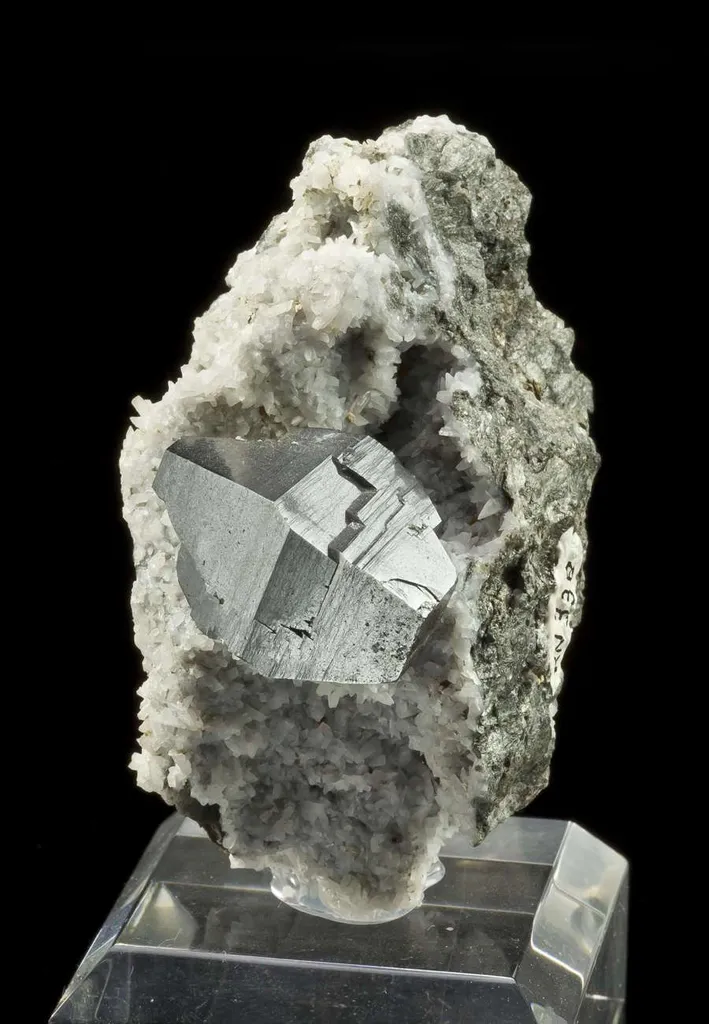 Anatase on Calcite - image 2