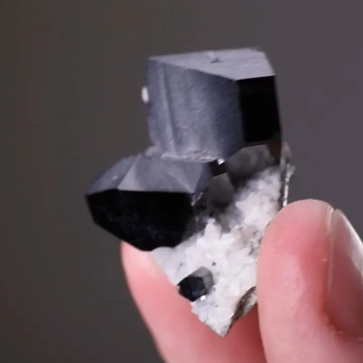 Anatase on Quartz - image 2