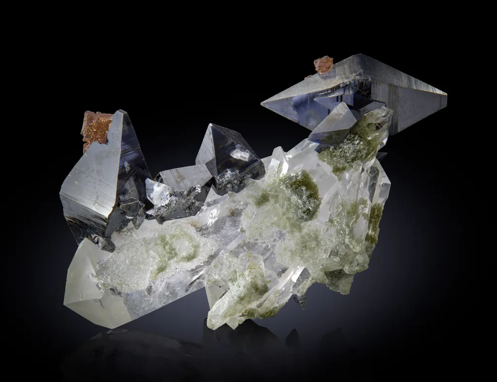 Anatase on Quartz with Chlorite inclusions image