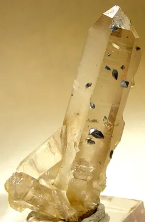 Anatase, Quartz image
