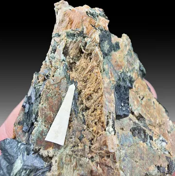 Ancylite-Ce with Elpidite