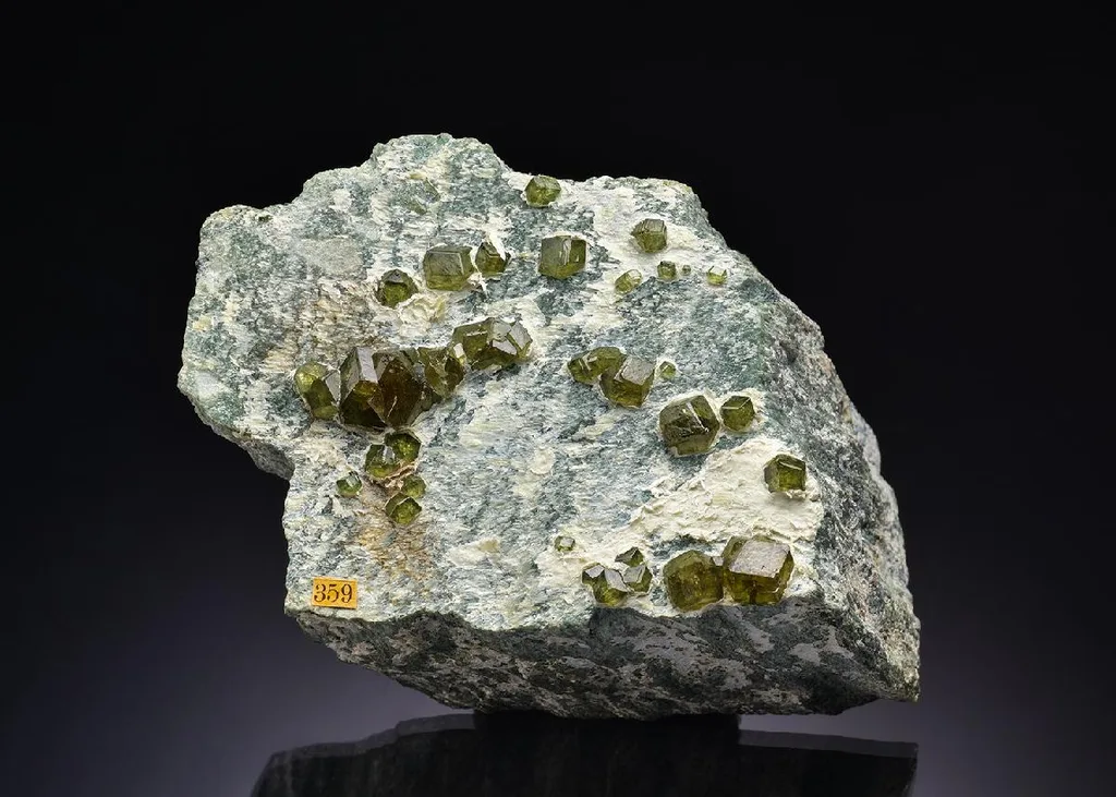 Andradite image