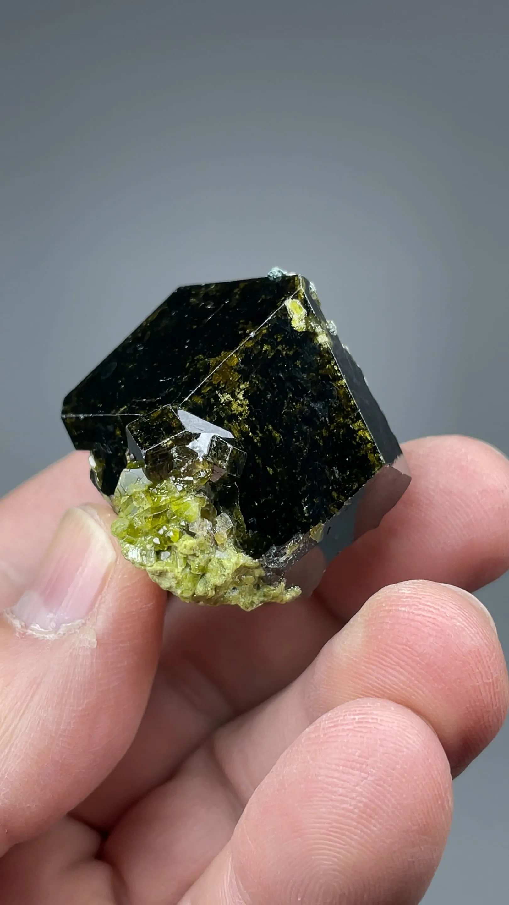 Andradite - image 2