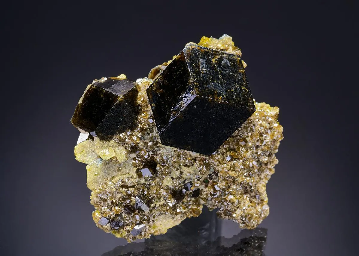 Andradite - image 1