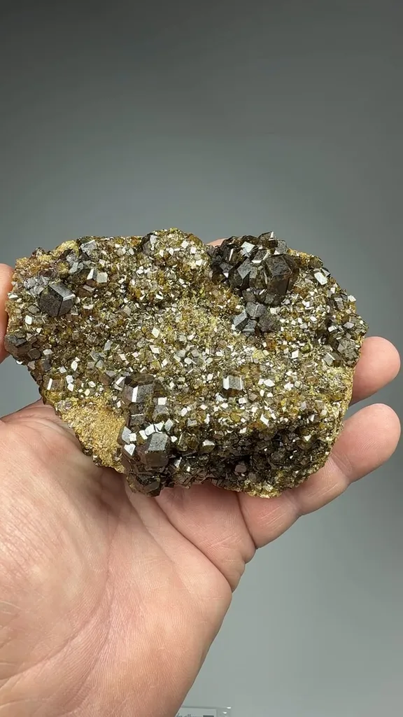 Andradite - image 2