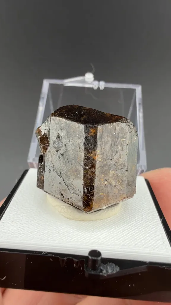 Andradite - image 1