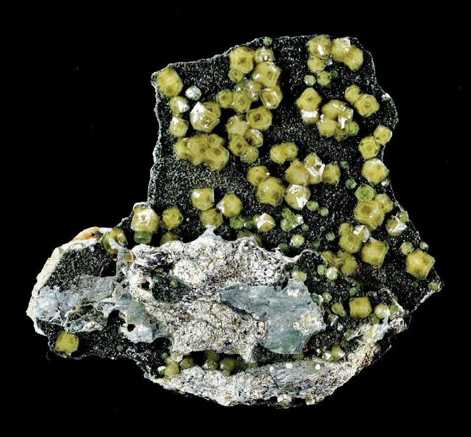 Andradite, Clinochlore - image 1