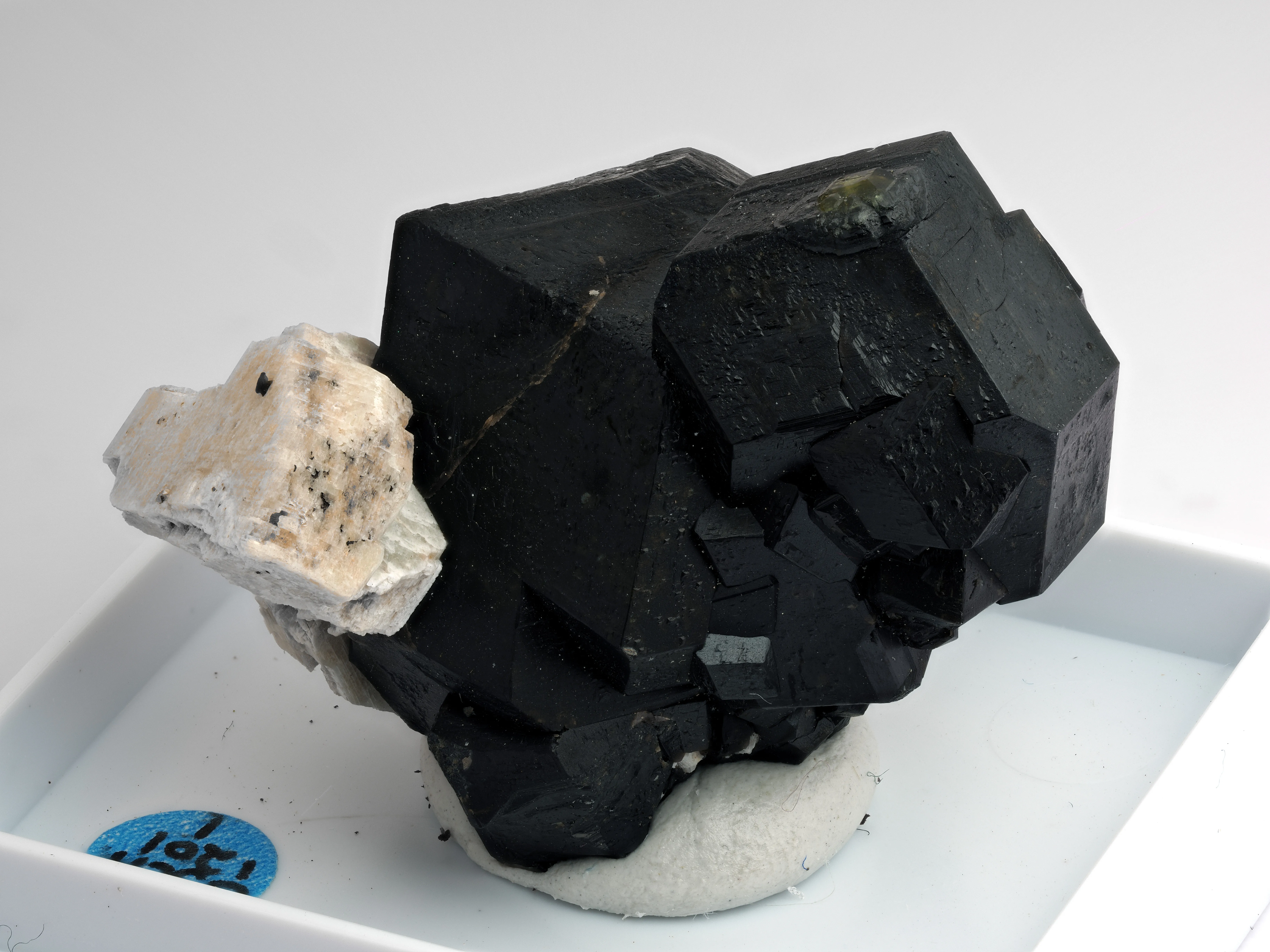 Andradite from Morocco, Drâa-Tafilalet Region, Midelt Province, Imilchil Cercle - image 2