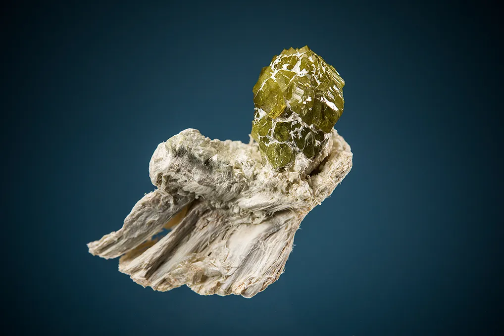 Andradite var. Demantoid image