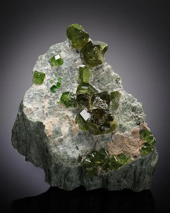 Andradite var Demantoid image