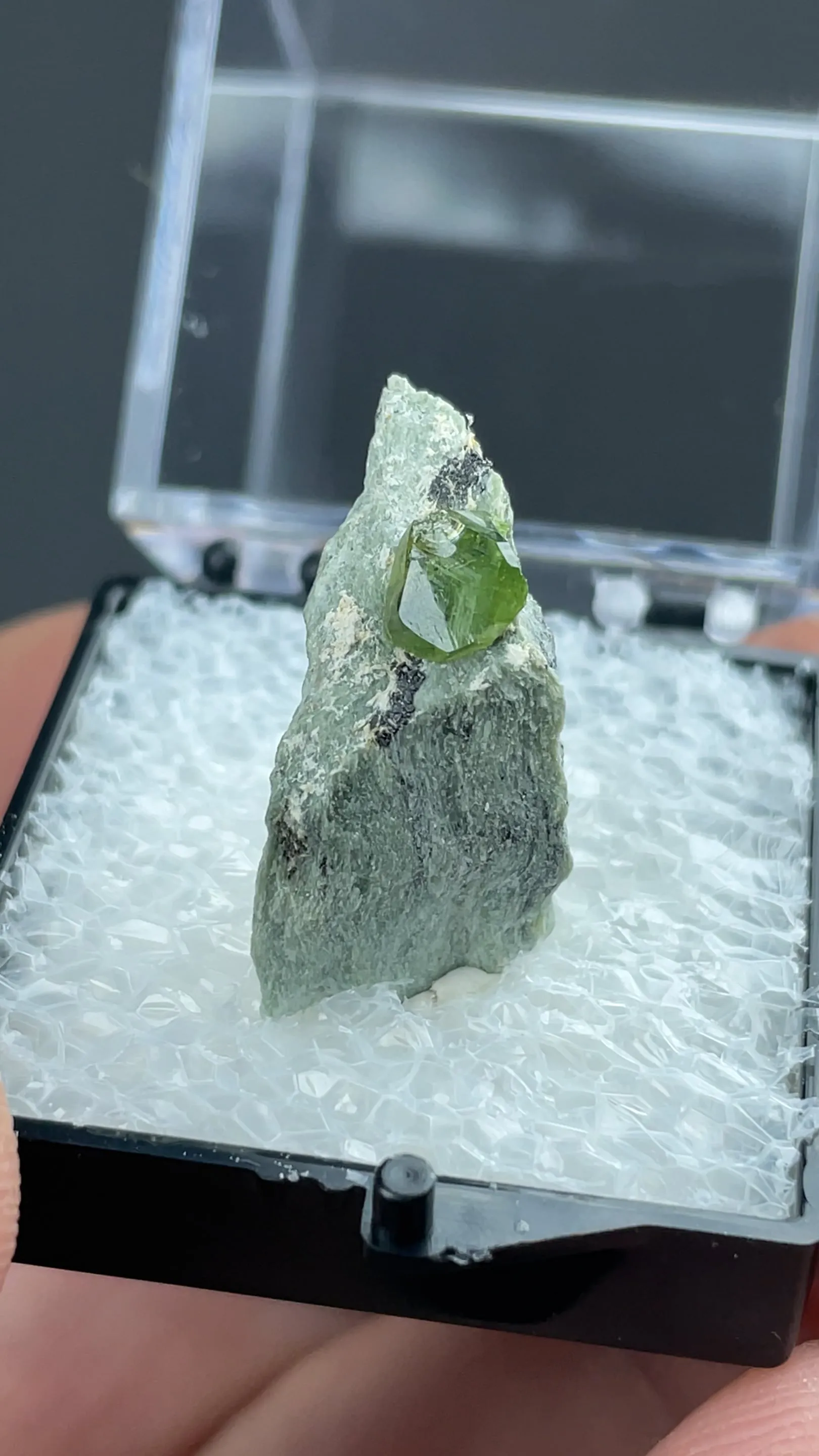 Andradite var Demantoid - image 2