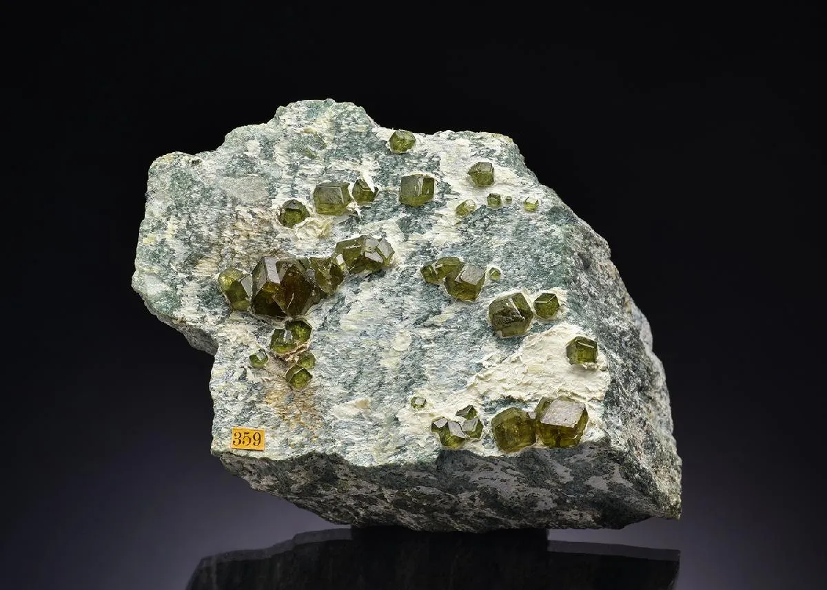 Andradite var. Demantoid - image 1