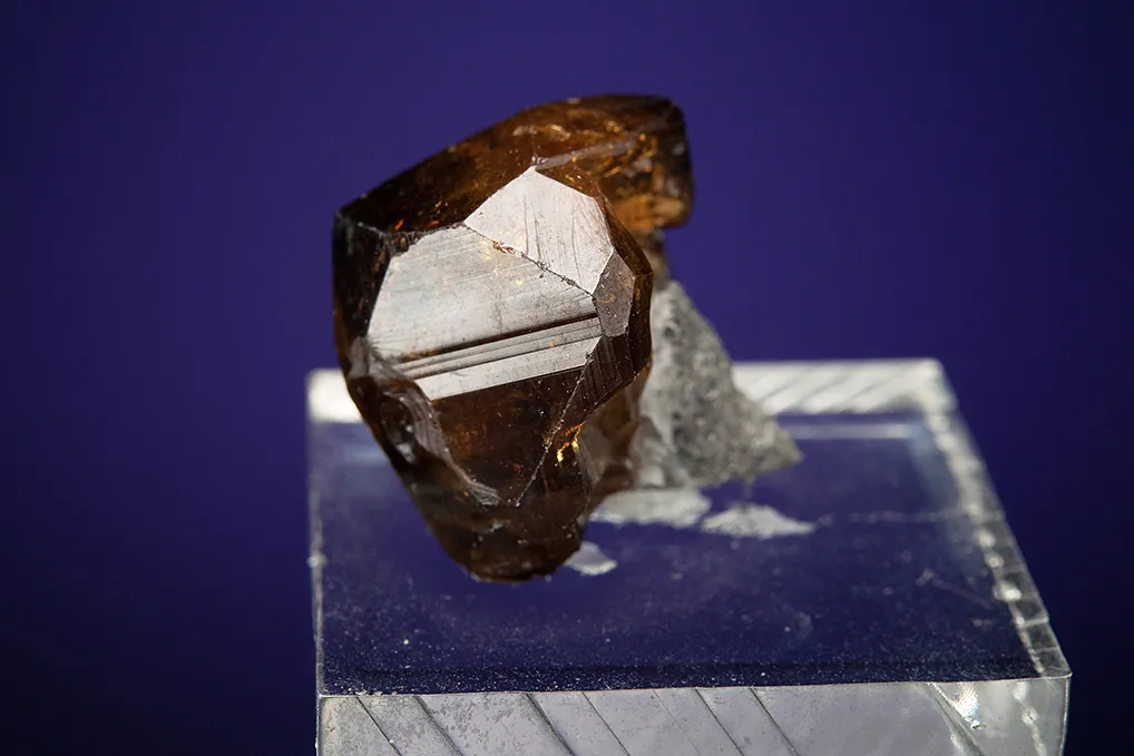 Andradite var. Topazolite - image 2