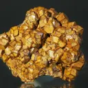 Andradite zoned garnet crystals on Hedengergite - image 1
