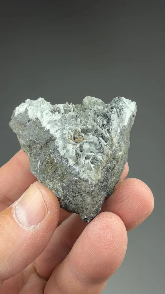 Anglesite - image 2