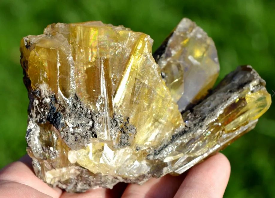 Anglesite cluster, gemmy but damaged - image 3