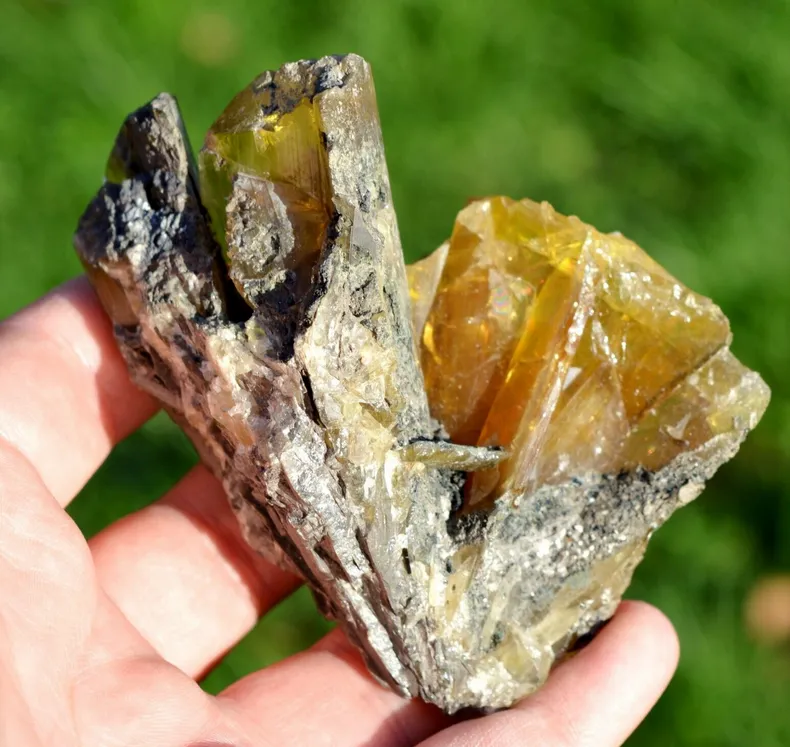 Anglesite cluster, gemmy but damaged - image 2