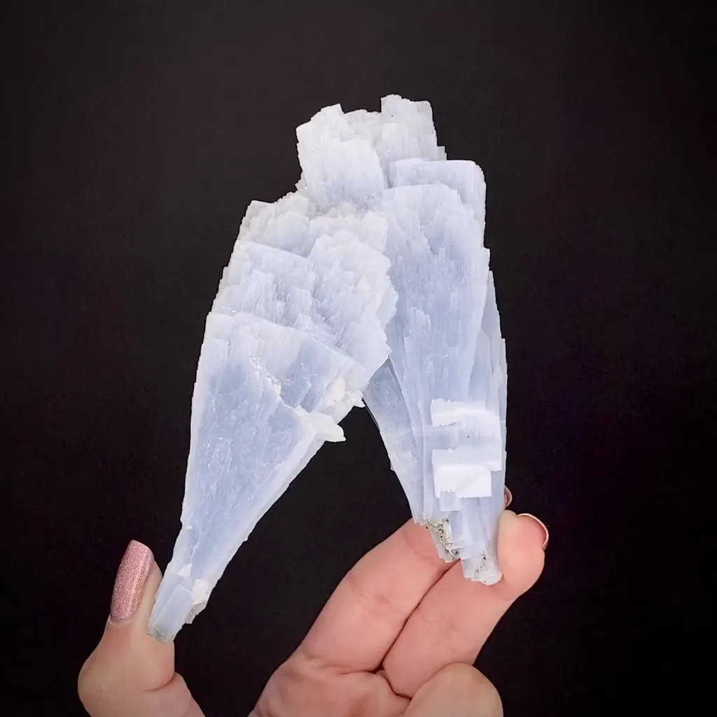 Anhydrite image