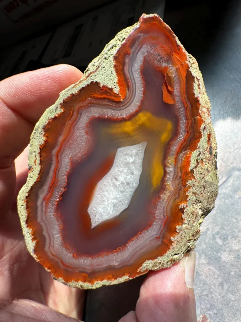 Apache Agate from Mexico, Chihuahua, El Apache Agate image