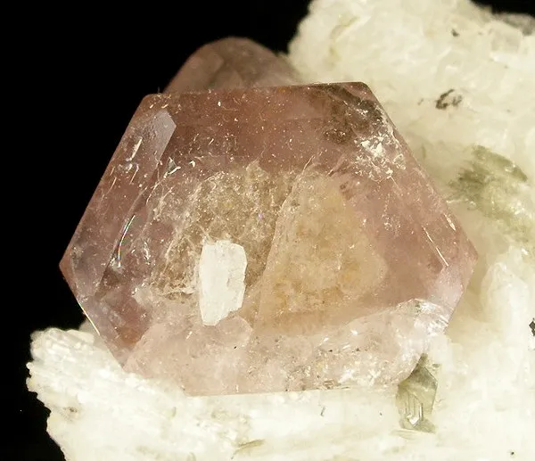 Apatite-(Caf), Albite (Var: Cleavelandite) - image 2