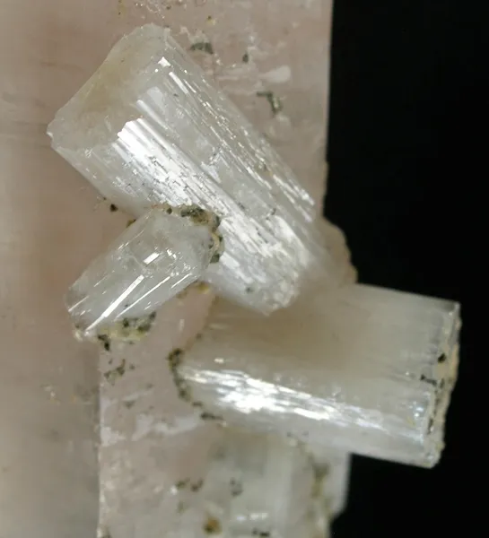 Apatite-(Caf), Quartz - image 2