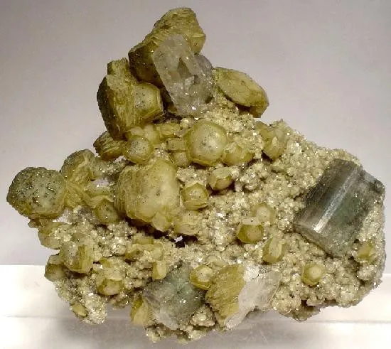 Apatite-(Caf), Siderite, Quartz image
