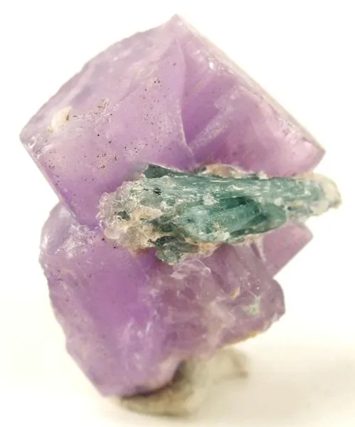 Apatite-(Caf), Tourmaline (Var: Indicolite) - image 2