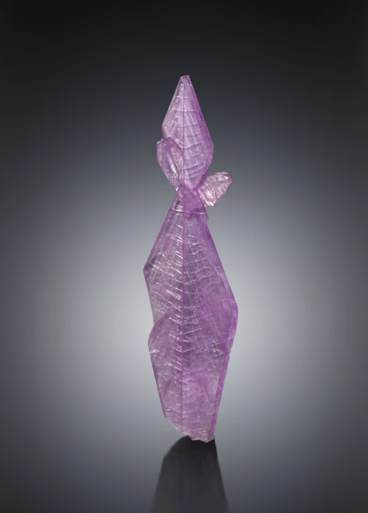 Apatite from Afghanistan, Nuristan, Mawi pegmatite image