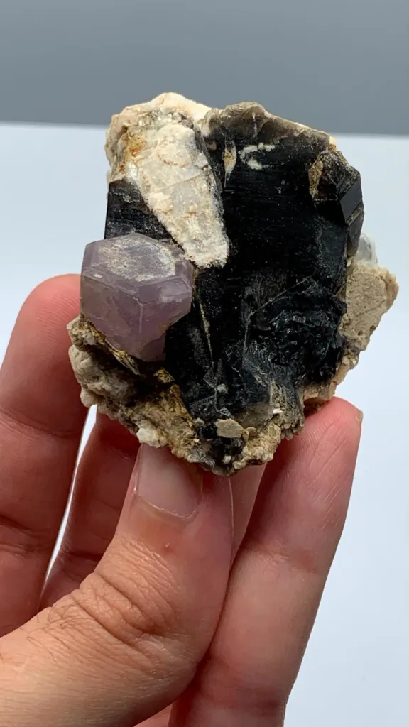 Apatite from Afghanistan - image 3