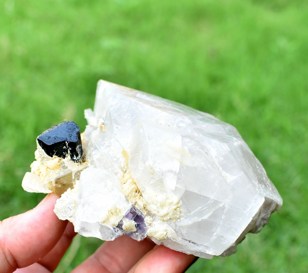 Apatite from Alchuri, Shigar Valley, Shigar District, Gilgit-Baltistan, Pakistan image