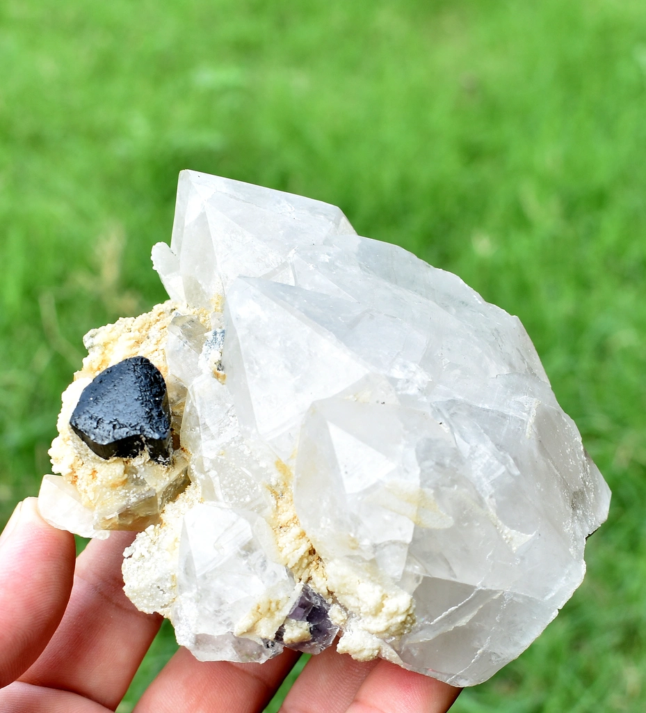 Apatite from Alchuri, Shigar Valley, Shigar District, Gilgit-Baltistan, Pakistan - image 7