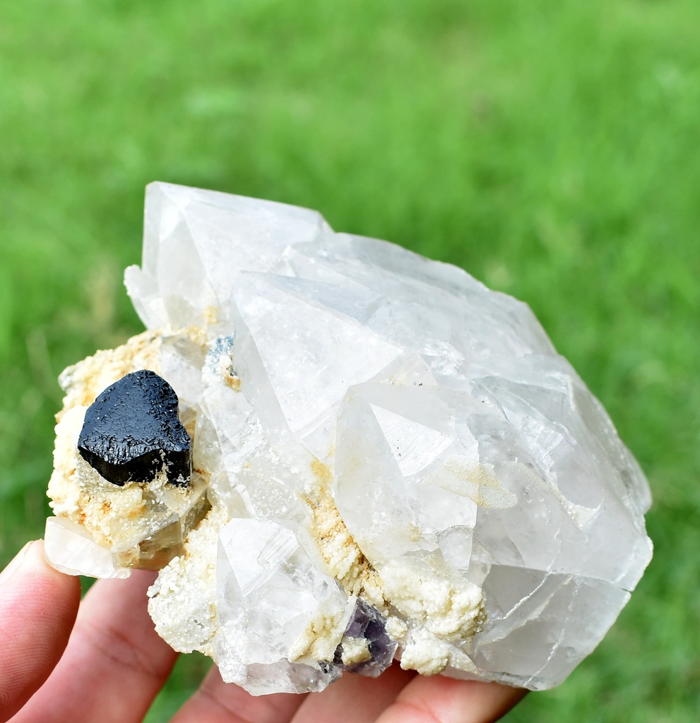Apatite from Alchuri, Shigar Valley, Shigar District, Gilgit-Baltistan, Pakistan - image 6