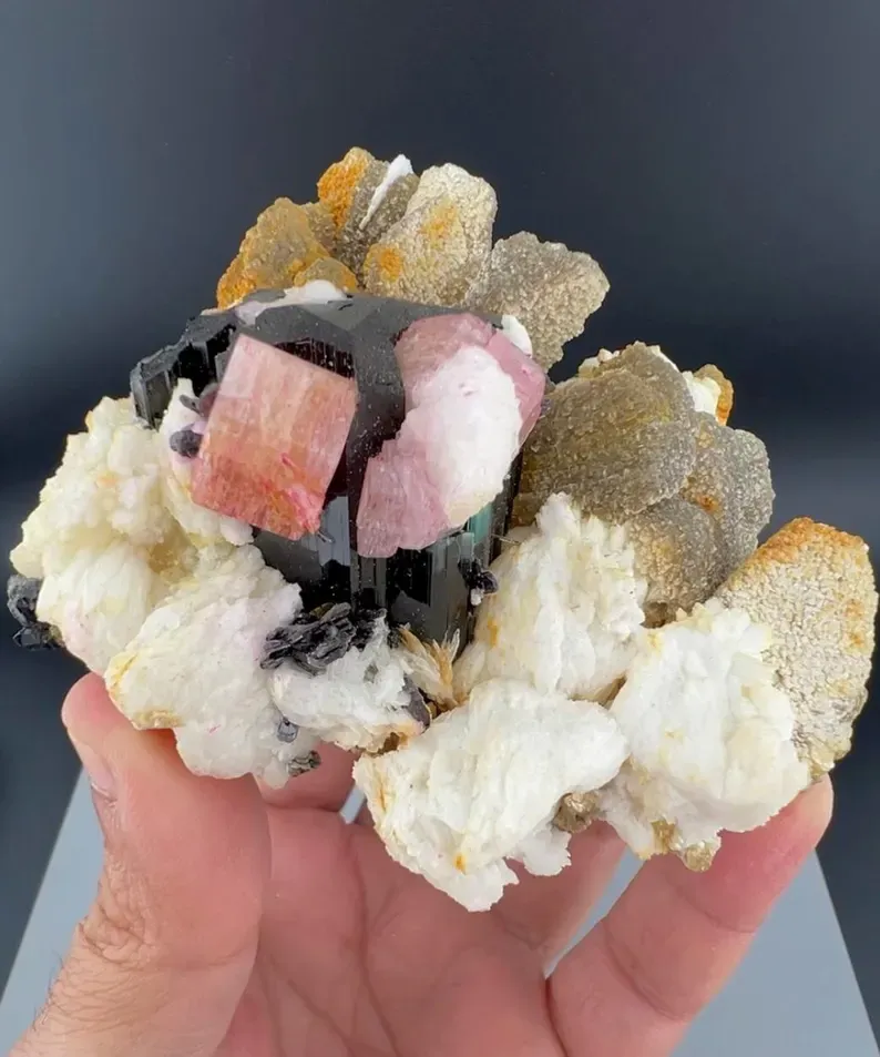 Apatite from Pakistan - image 3