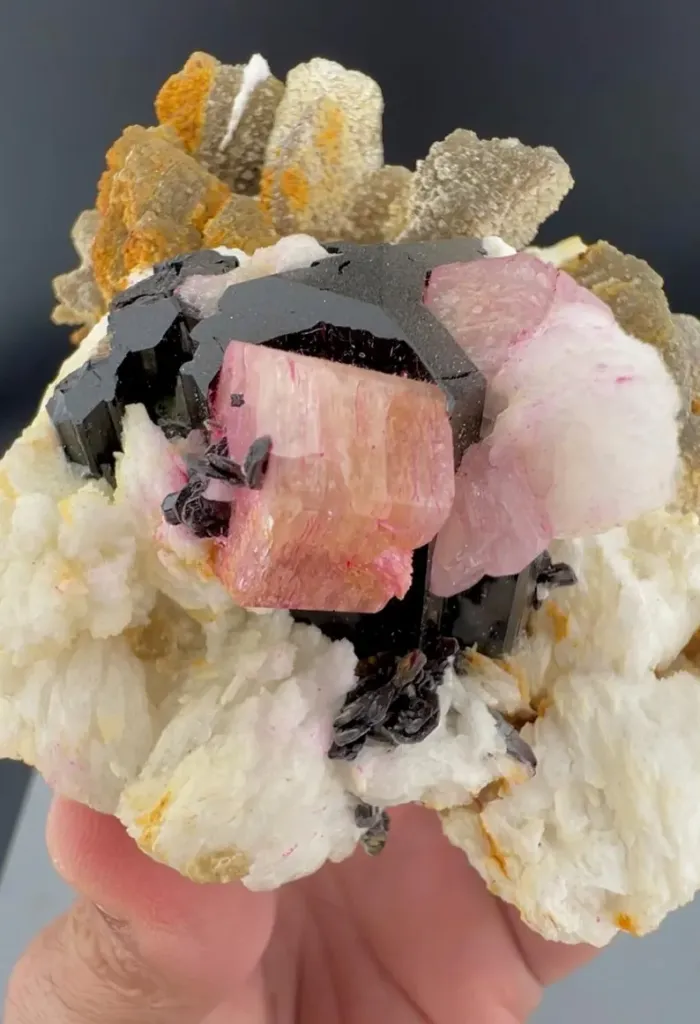 Apatite from Pakistan - image 7