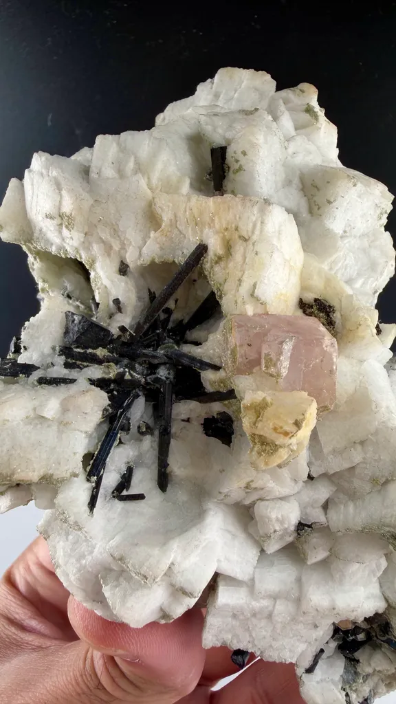 Apatite from Pakistan - image 2