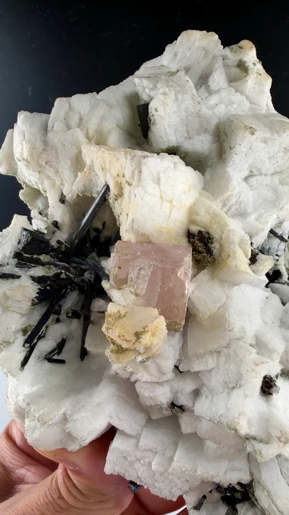 Apatite from Pakistan - image 3