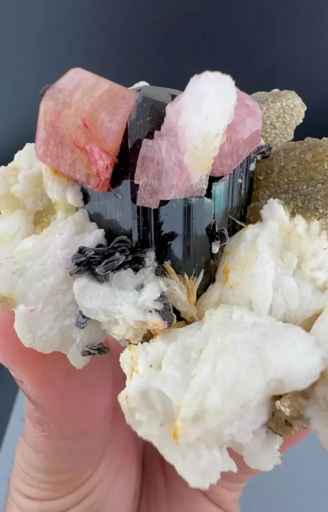 Apatite from Pakistan - image 9