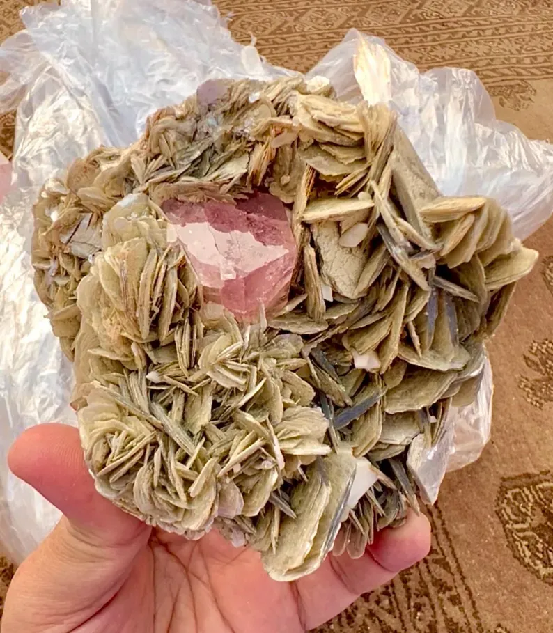 Apatite from Pakistan - image 8