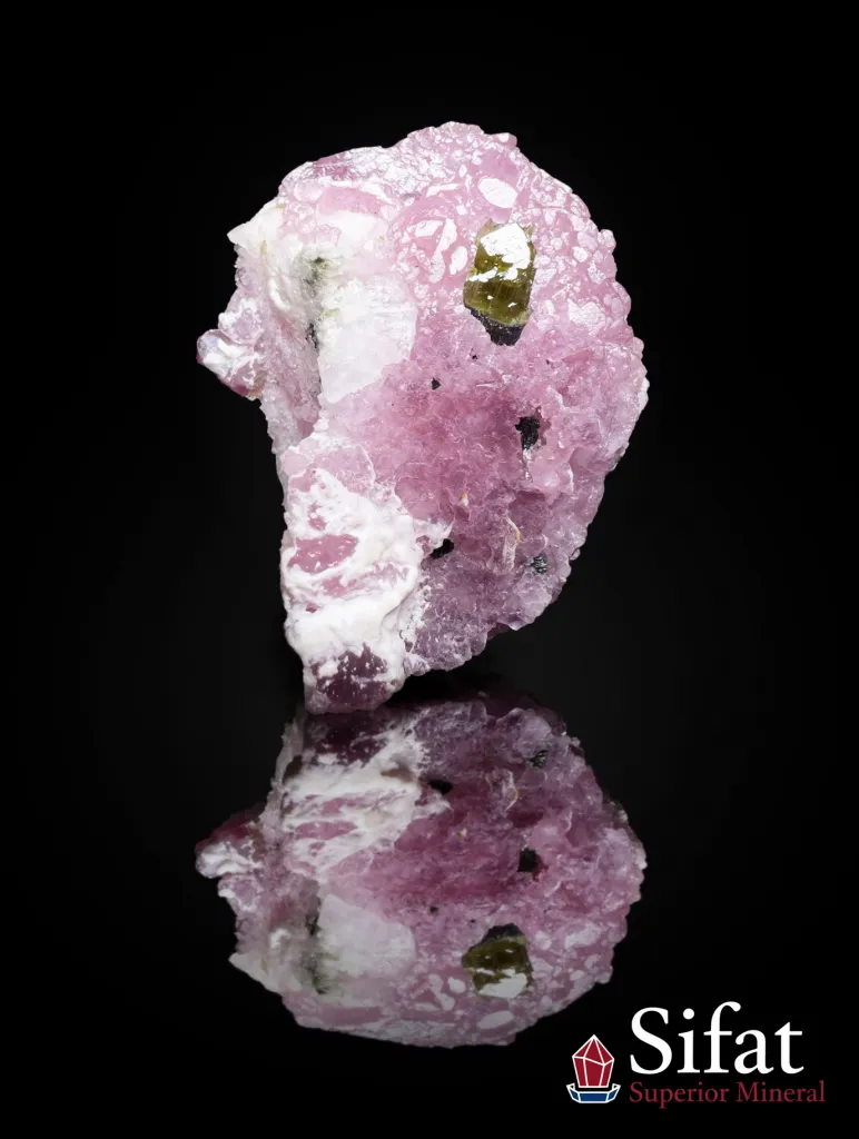 Apatite from Pakistan, Gilgit-Baltistan, Shigar District, Shigar Valley, Alchuri image