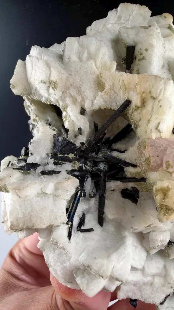 Apatite from Pakistan - image 2