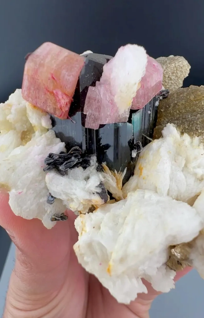 Apatite from Shigar Valley, Shigar District, Gilgit-Baltistan, Pakistan - image 9