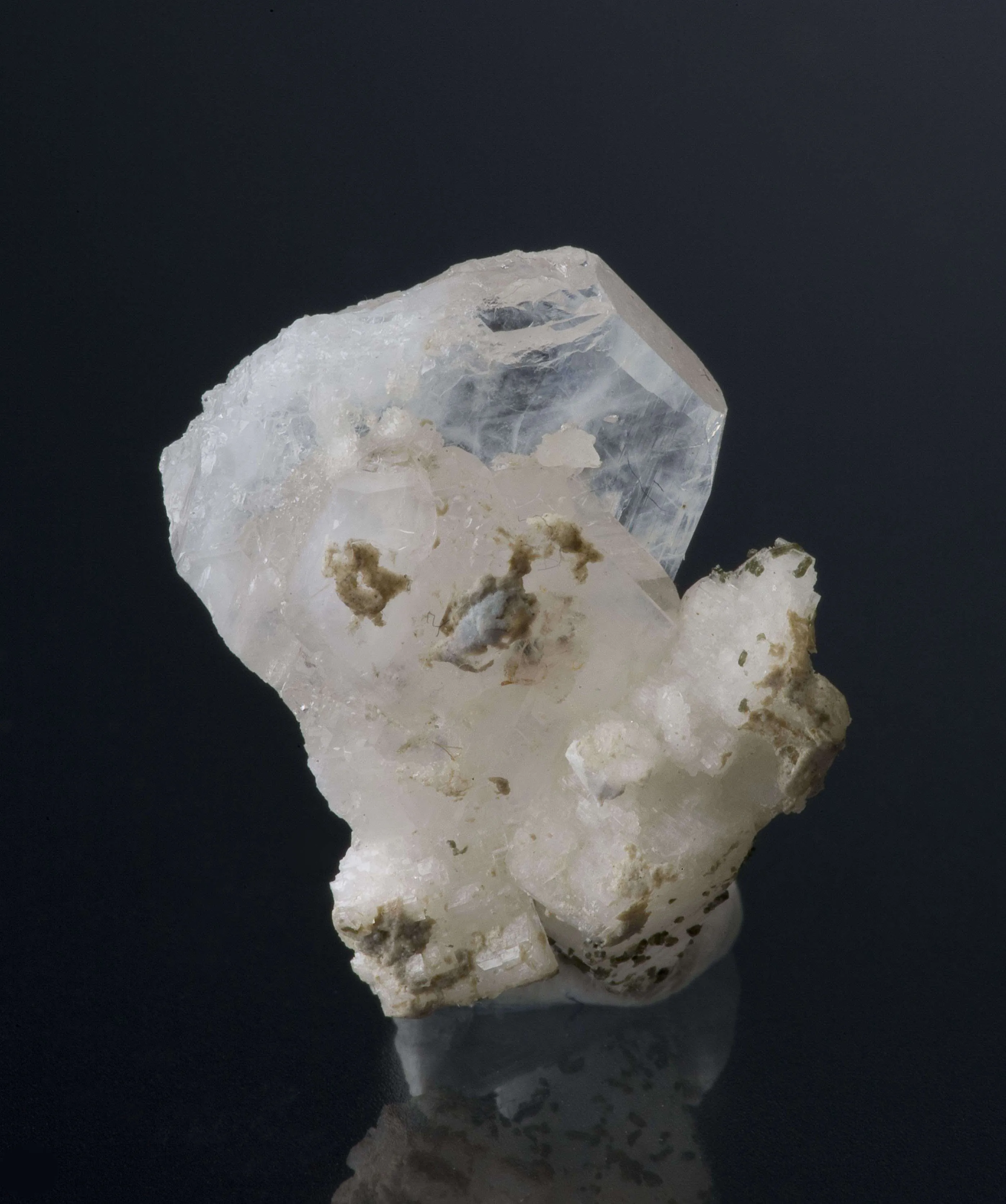 Apatite on Albite - image 3