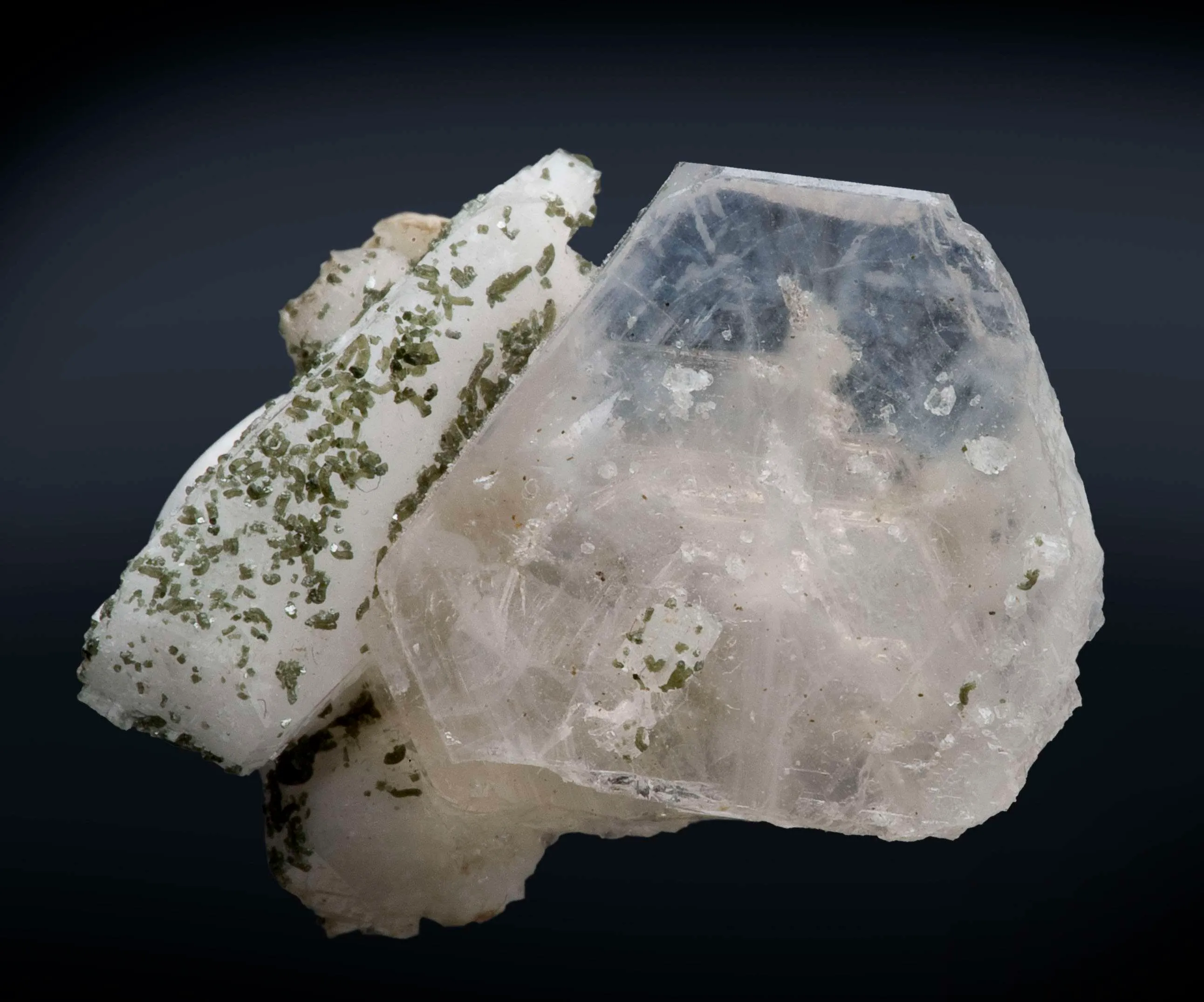 Apatite on Albite - image 1
