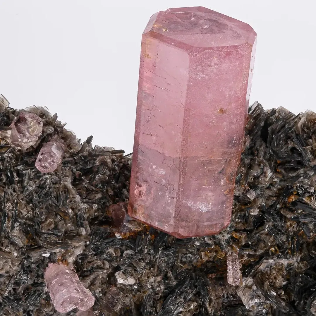 Apatite on Muscovite - image 2