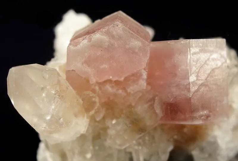 Apatite on Quartz - image 3