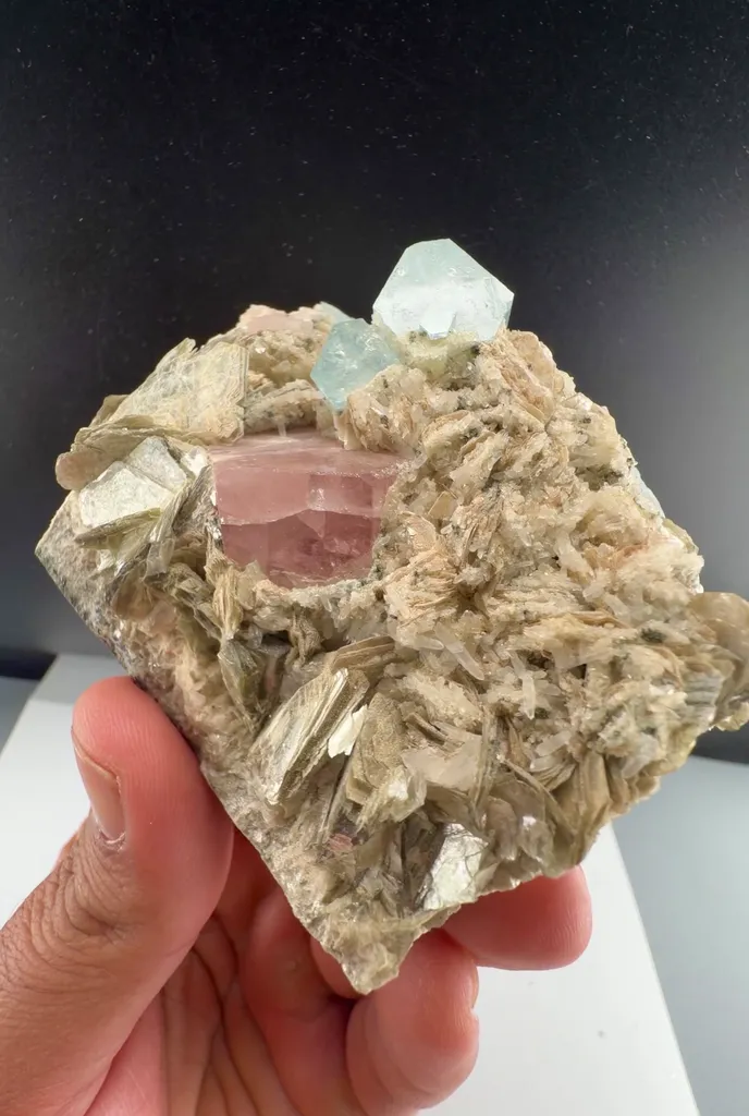 Apatite with aquamarine from Pakistan, Gilgit-Baltistan, Nagar District, Aliabad - image 6