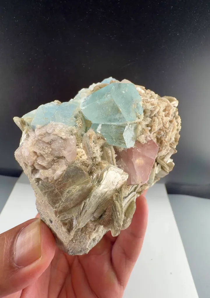 Apatite with aquamarine from Pakistan, Gilgit-Baltistan, Nagar District, Aliabad - image 4