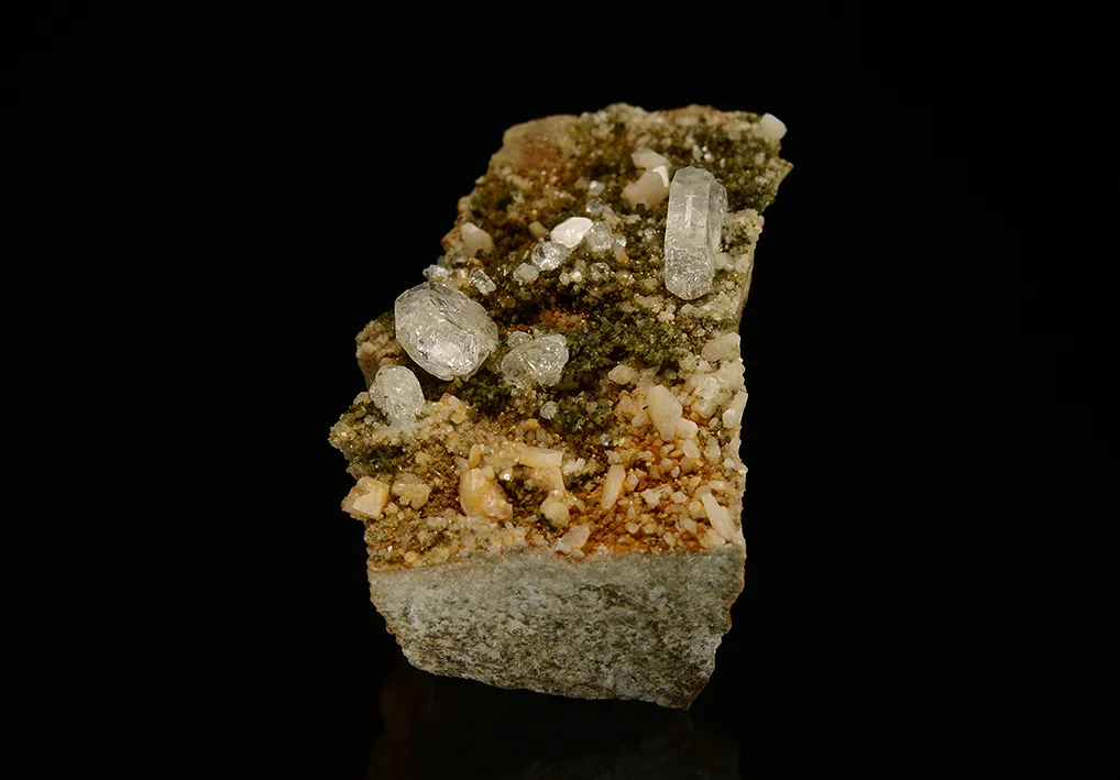 Apatite with Clinozoisite - image 4